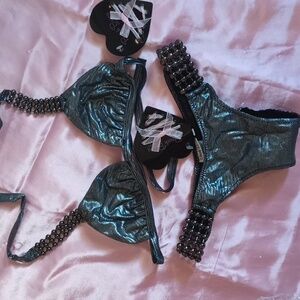 Beach Bunny NWT Toxic XS Top M Bottom